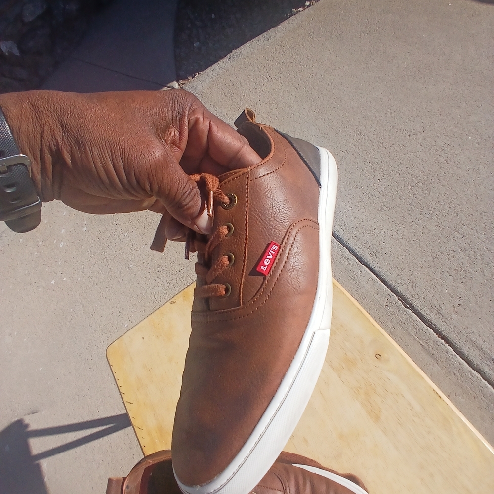 Levi's Men's Tan Leather Sneakers